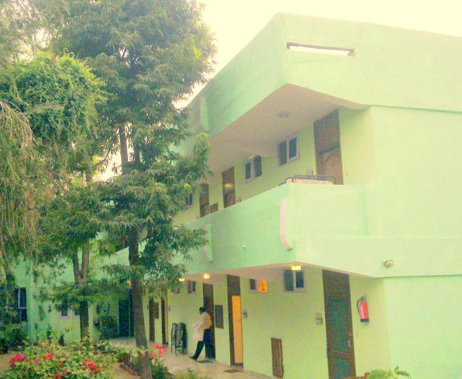 Hotel Bharatpur Ashok ภายนอก รูปภาพ