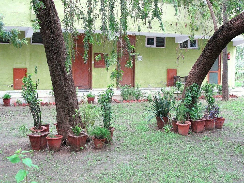 Hotel Bharatpur Ashok ภายนอก รูปภาพ